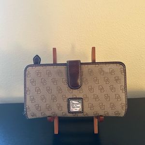 Dooney & Bourke Long Wallet